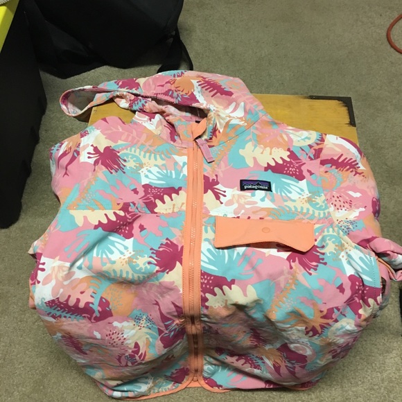 Women’s Patagonia Jacket - Picture 2 of 3